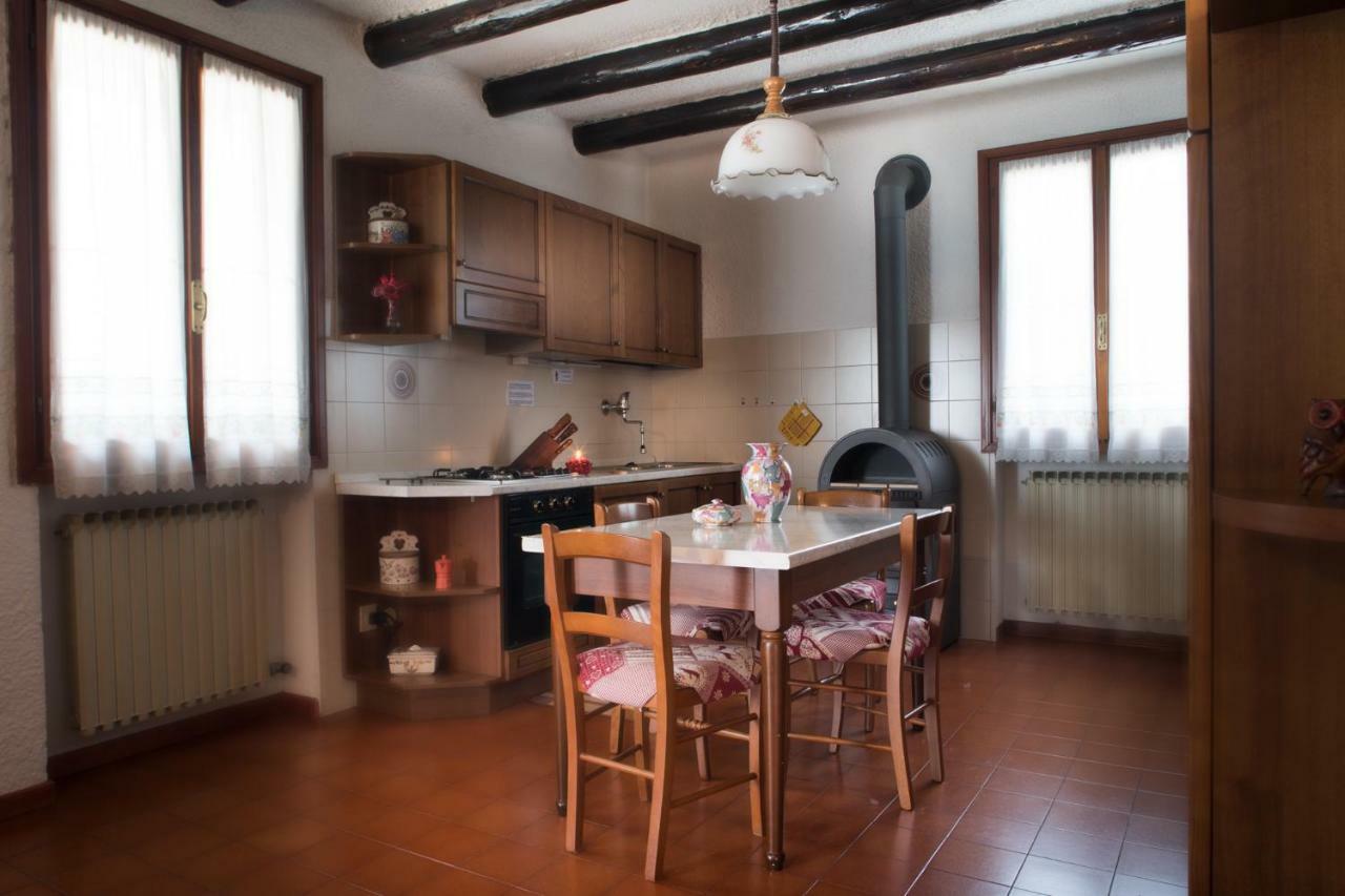 La Campagnola - Casa Vacanze トッリ・ディ・クアルテゾーロ エクステリア 写真