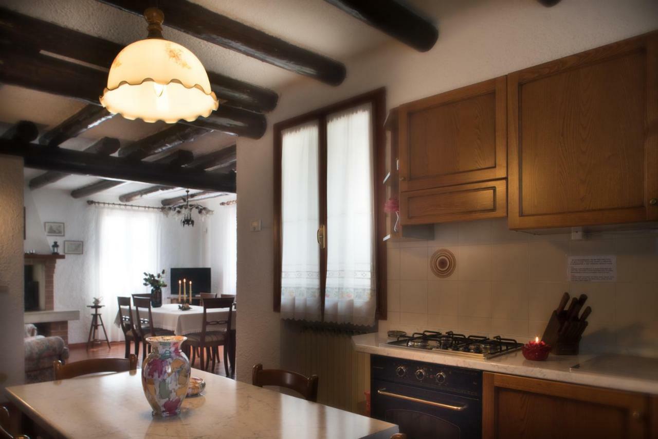 La Campagnola - Casa Vacanze トッリ・ディ・クアルテゾーロ エクステリア 写真