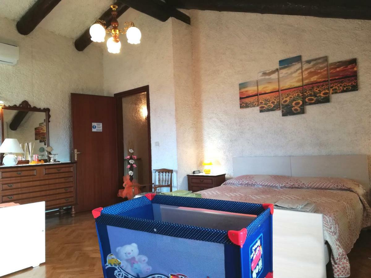 La Campagnola - Casa Vacanze トッリ・ディ・クアルテゾーロ エクステリア 写真
